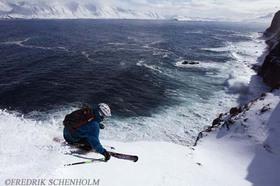 Island Reisen als arktische Abenteuer - Heliskiing