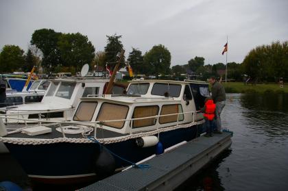 Stahlboot verdränger zu verkaufen