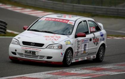 Fahrerplatz 24h-Rennen Nürburgring 2022 frei