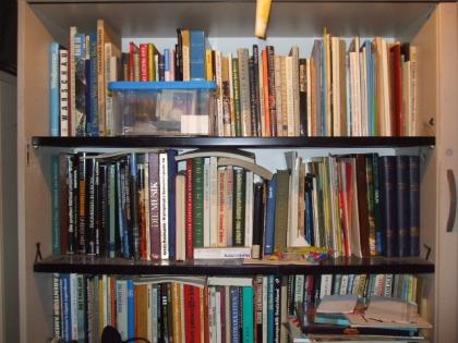 Haushaltsauflösung - etwa 100. 000 Bücher je 1 - Euro - nur heute